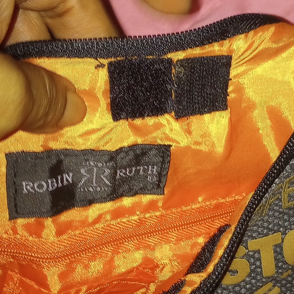 A unisex cross body or shoulder bag.